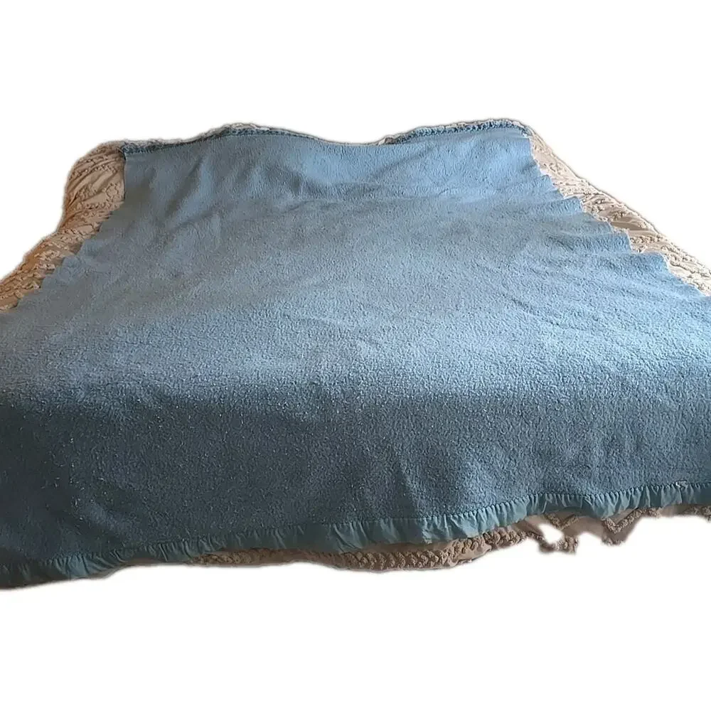 Vintage Blue Embroidered Floral Satin Trim Thermal‎ Bedding Bedspread Blanket